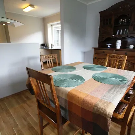 Feriehus Ved Fjorden I Idylliske Utvik I Stryn Villaer *