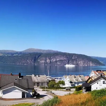 别墅 Feriehus Ved Fjorden I Idylliske Utvik I Stryn *