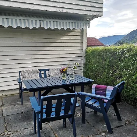 Feriehus Ved Fjorden I Idylliske Utvik I Stryn 别墅 *